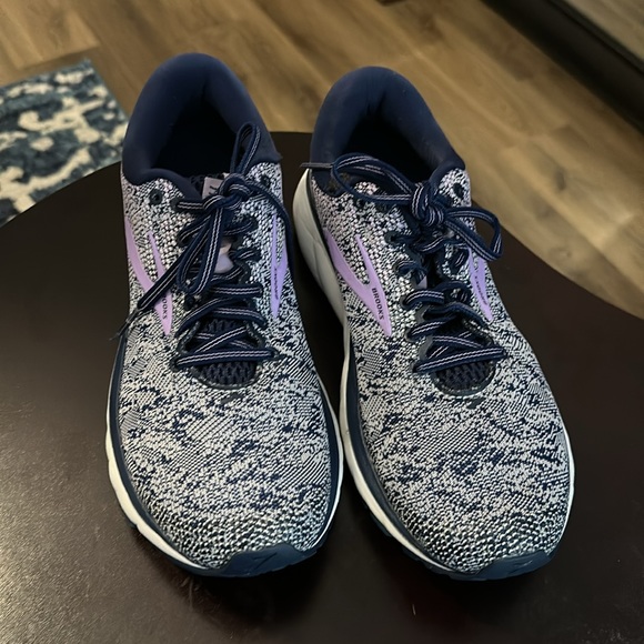 Brooks Women Ghost 11 Athletic Running Shoes size 10. Used. No original box. - Picture 1 of 15